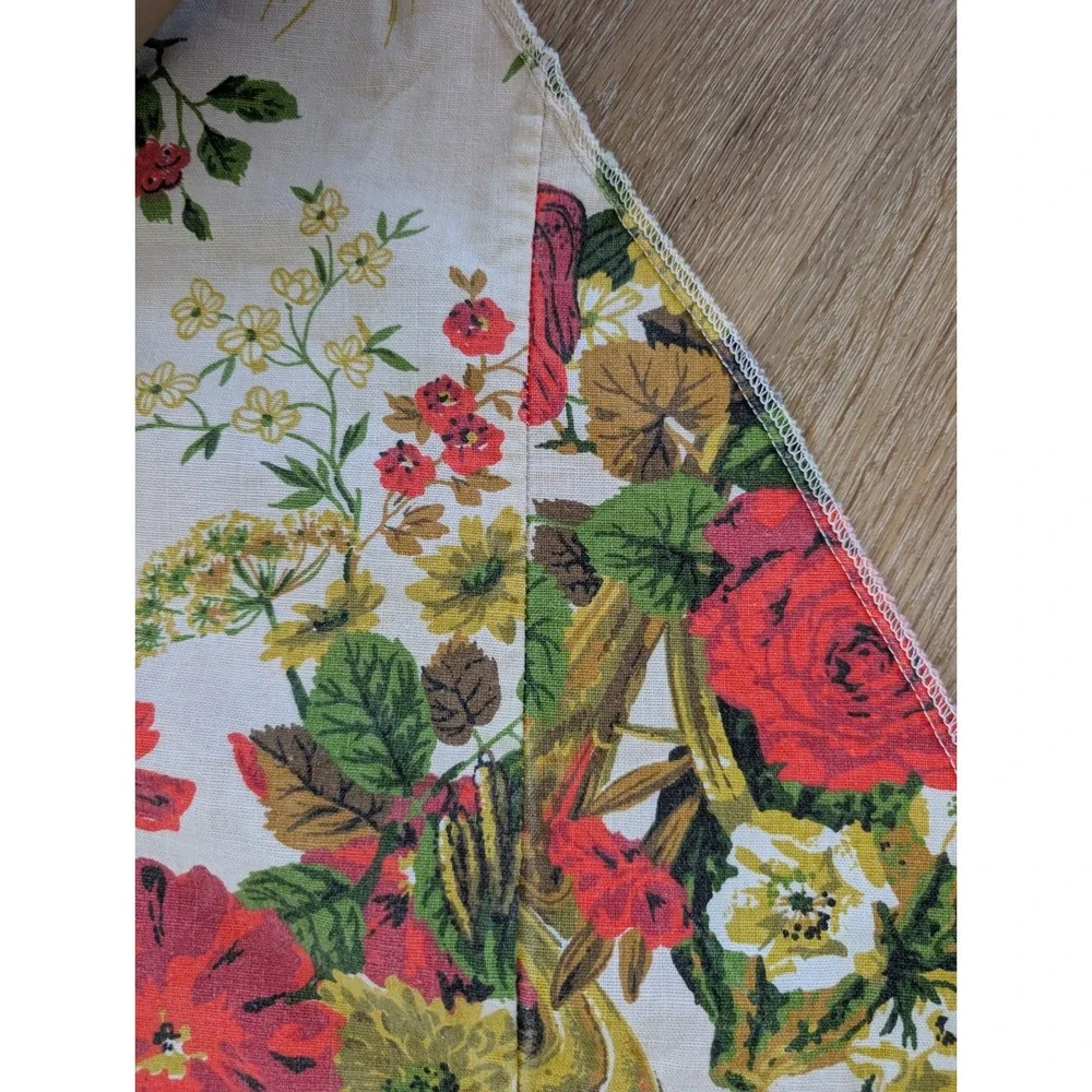 Vintage Christmas Holiday Trumpets & Holly Berry Design Round Tablecloth‎ 5ft